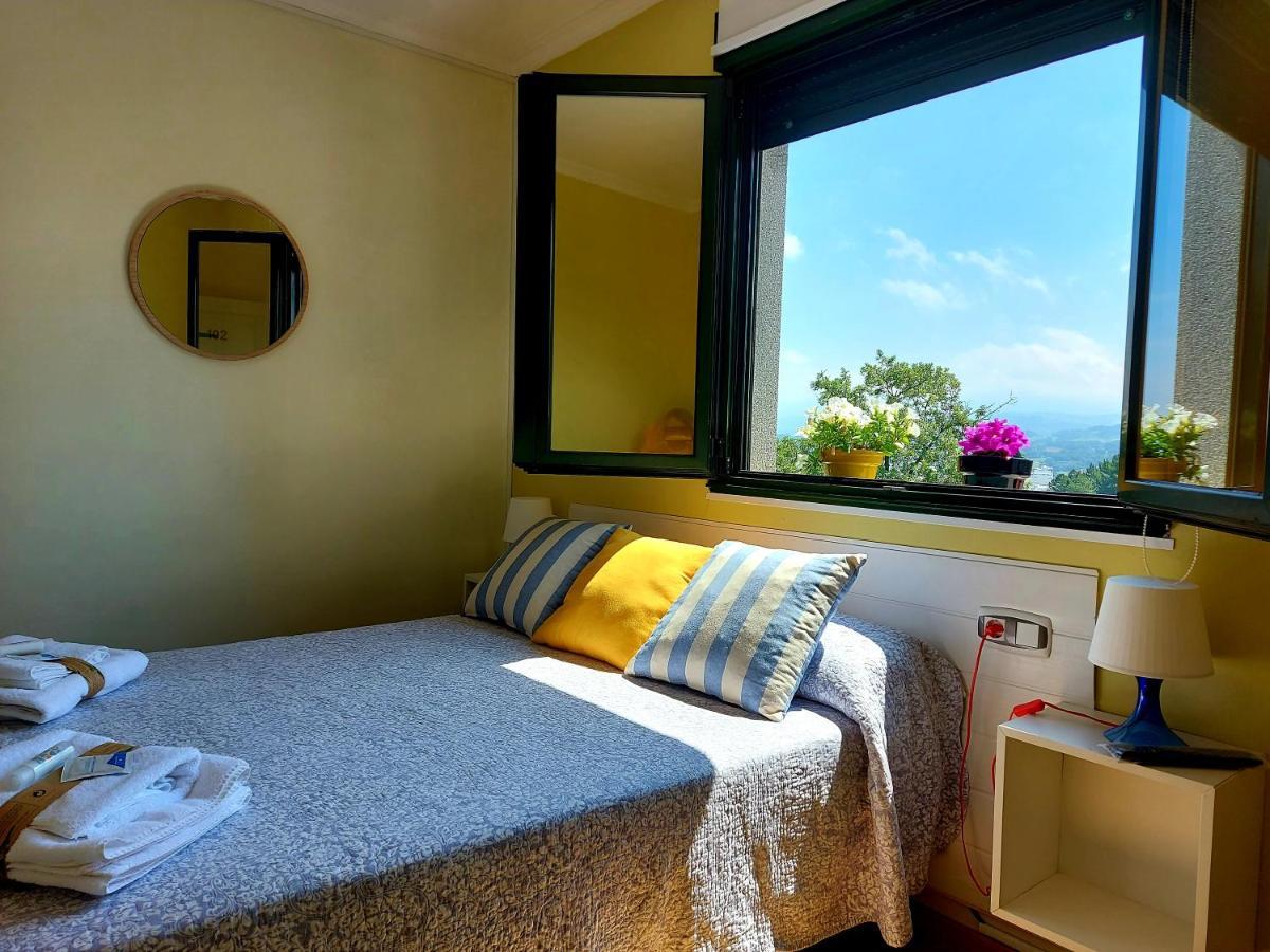 Sleeping Sarria Hotel Bagian luar foto