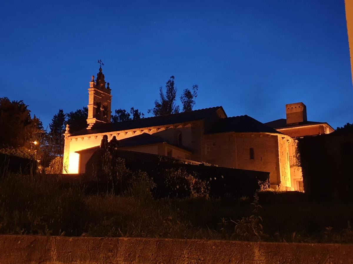 Sleeping Sarria Hotel Bagian luar foto