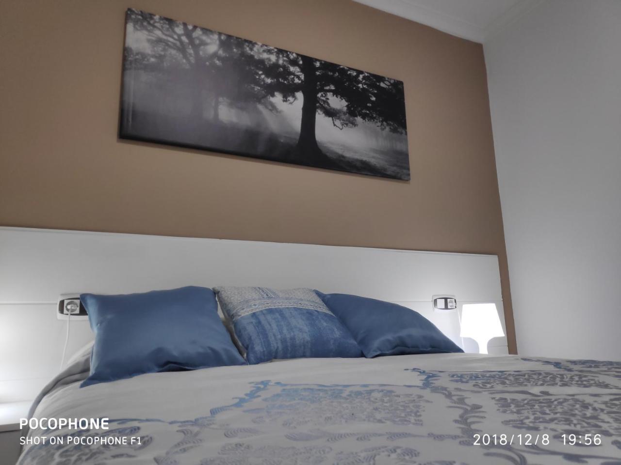 Sleeping Sarria Hotel Bagian luar foto