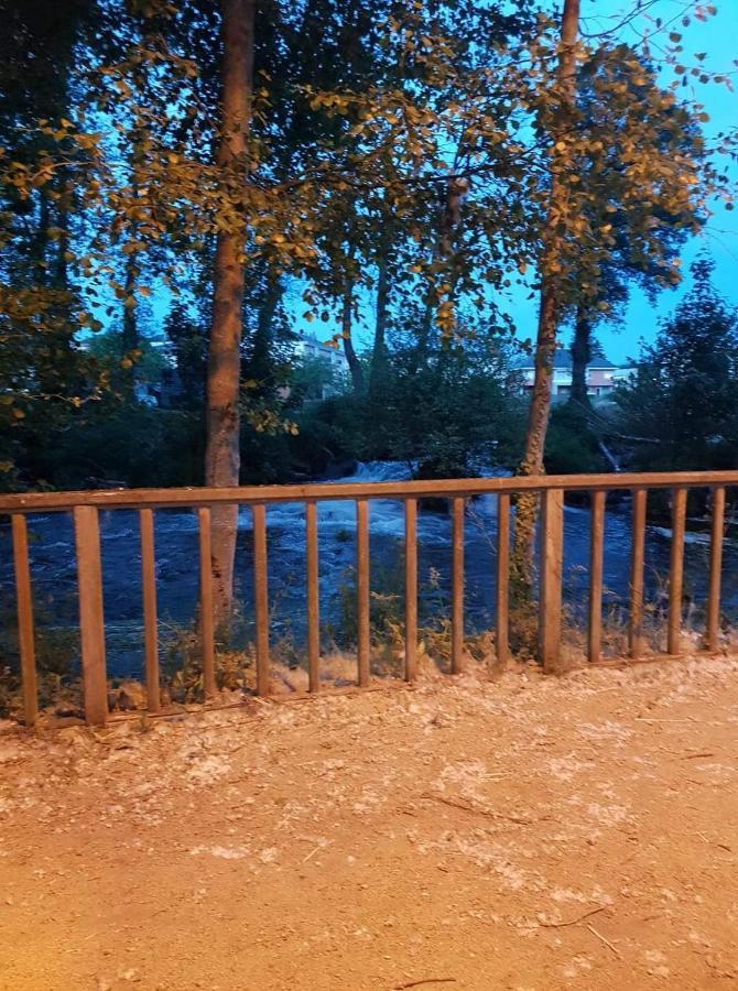 Sleeping Sarria Hotel Bagian luar foto